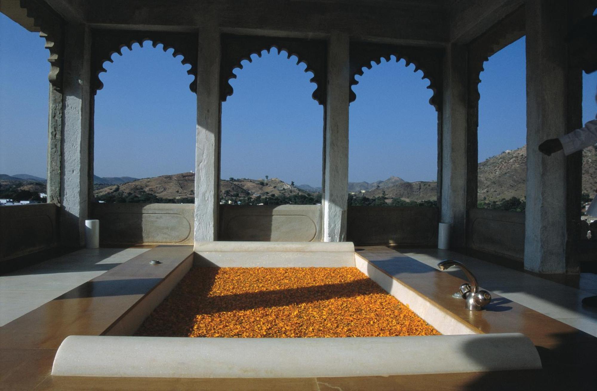 Hotel Raas Devigarh 5*