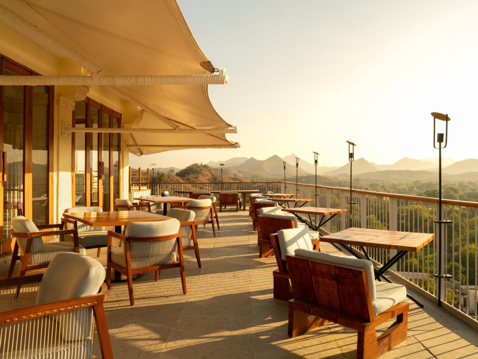 Hotel Raas Devigarh 5*
